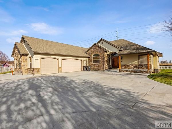 2917 Woodbridge Circle, IDAHO FALLS, ID 83401