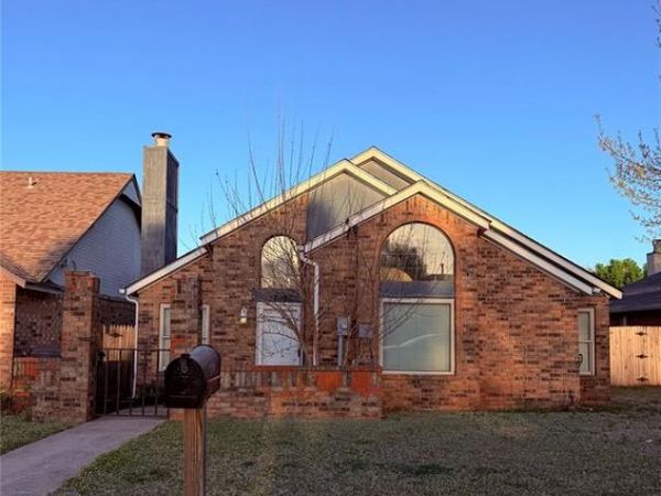 17008 Applebrook Drive, Edmond, OK 73012