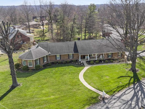 100 Meadowlark , Russell, KY 41169