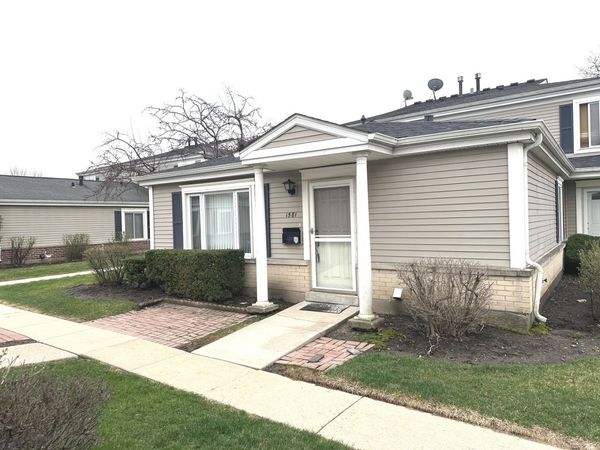 1581 Quaker Lane , Unit 107A, Prospect Heights, IL 60070