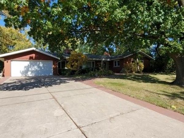 Burr Ridge, IL 60527