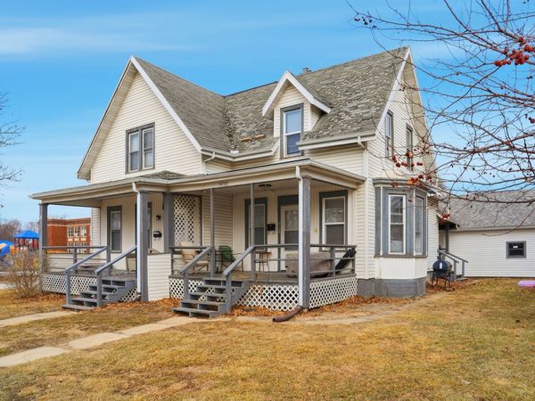 412 W 4 Street , Sterling, IL 61081