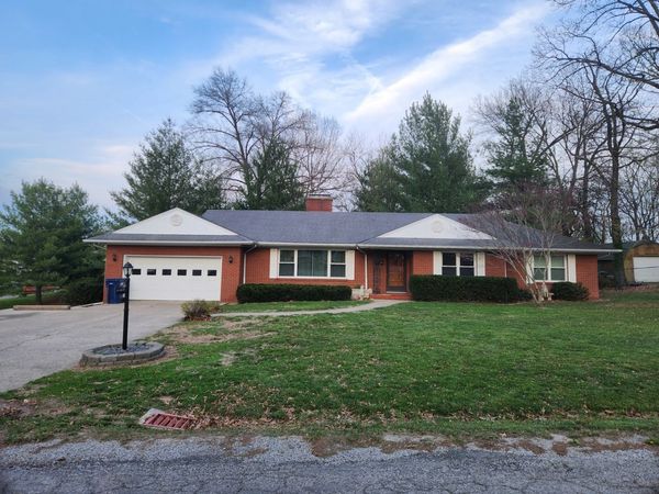 1020 N 18th Street, Mt Vernon, IL 62864