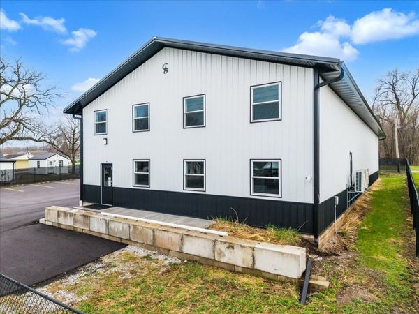 602 2nd Street W, Andalusia, IL 61232