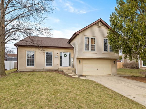 1343 Knollwood Circle , Crystal Lake, IL 60014