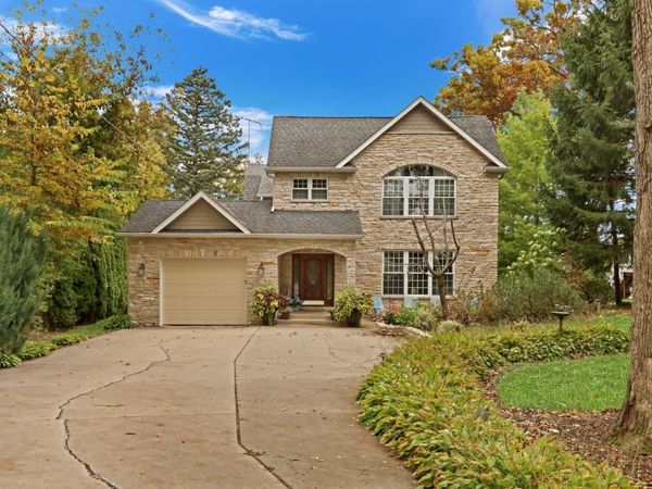 42065 N Old Lake Avenue , Antioch, IL 60002