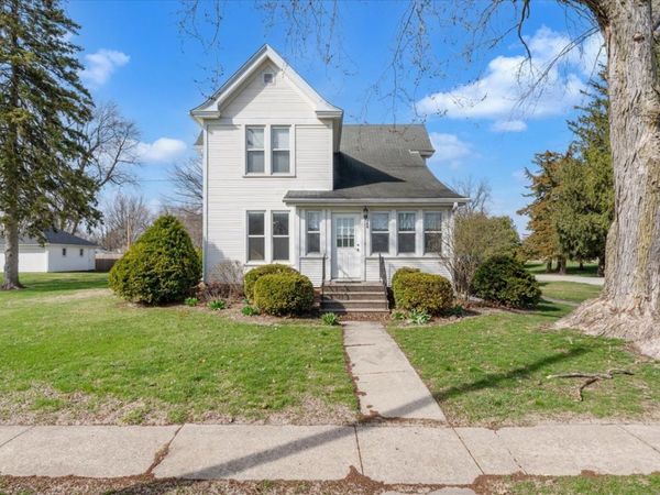 304 Walnut Street , New Windsor, IL 61465