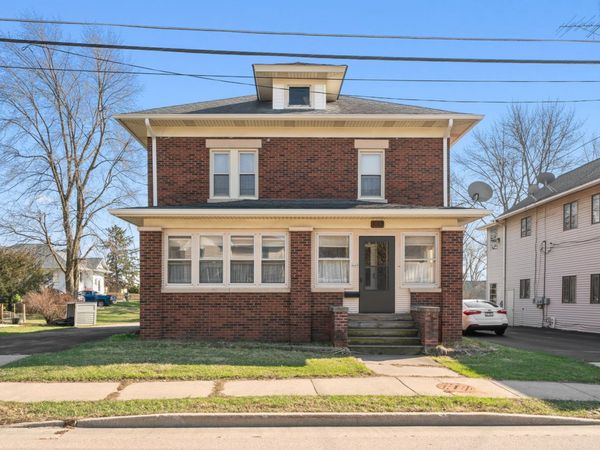 449 W Lincoln Avenue , Hinckley, IL 60520