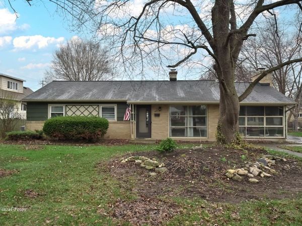 425 E Broadway Avenue , Crystal Lake, IL 60014