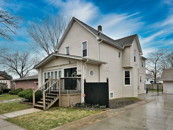 514 S 8th Avenue , Maywood, IL 60153