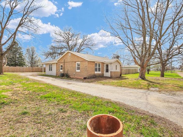 106 E Harrison Street , Catlin, IL 61817