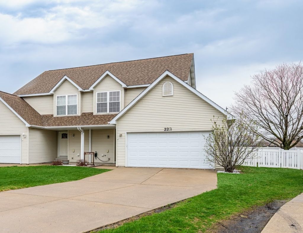 223 Huntington Court, Shorewood, IL 60404 Main Photo