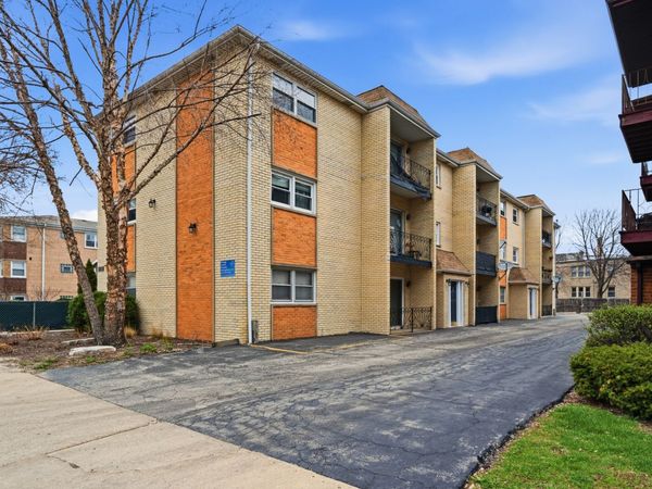 5979 N Northwest Highway , Unit 103, Chicago, IL 60631