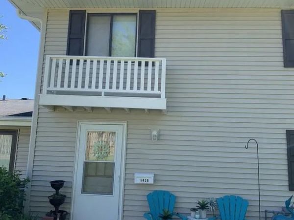 1436 Millbrook Court, Unit 1436, Schaumburg, IL 60193