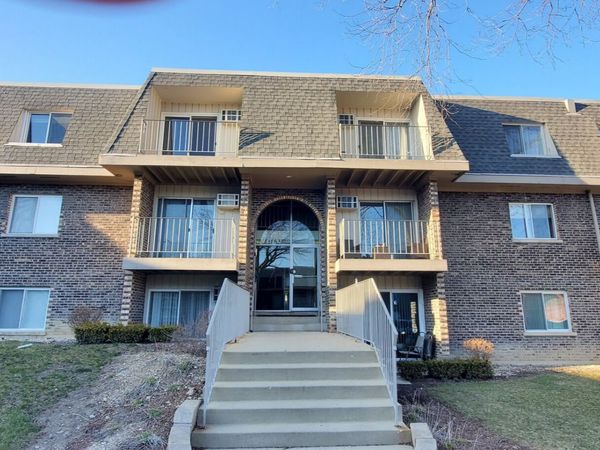 870 Winesap Court , Unit 301, Prospect Heights, IL 60070