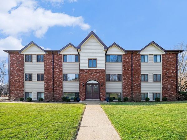319 Dunning Avenue , Unit 3A, West Dundee, IL 60118
