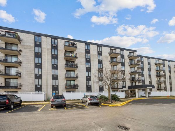 9118 W Elmwood Drive, Unit 3K, Niles, IL 60714