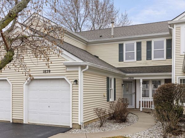 1859 Pebble Beach Circle, Unit 6, Elk Grove Village, IL 60007