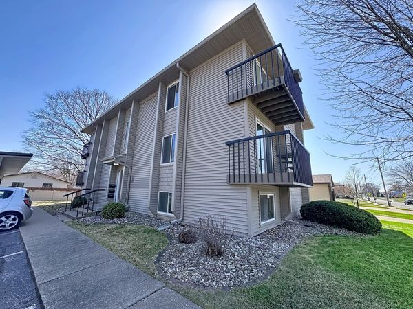 1816 53rd Street , Unit 9, Moline, IL 61265