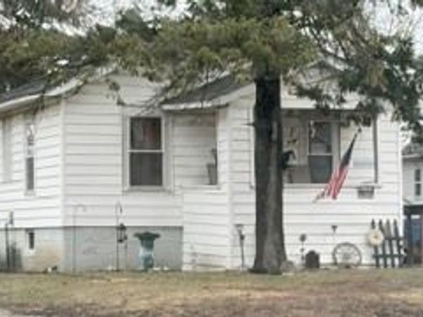 716 W Main Street , Hoopeston, IL 60942