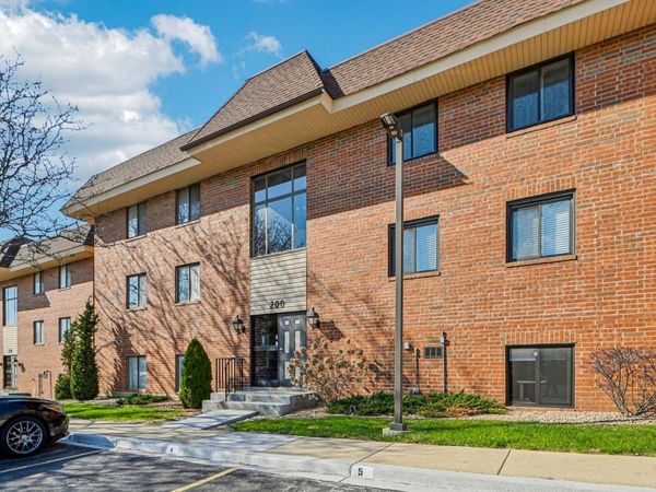 200 E Fountainview Lane , Unit 2A, Lombard, IL 60148