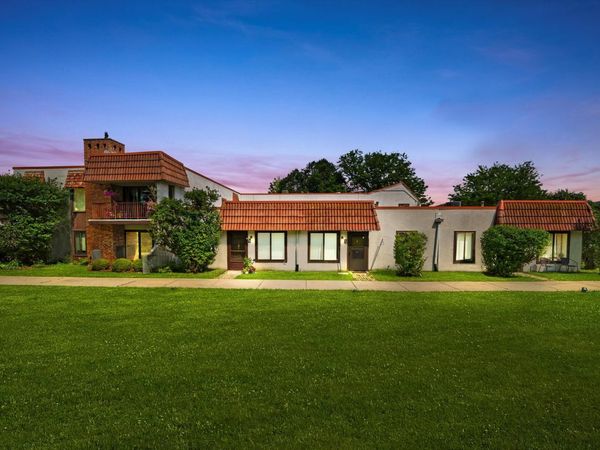 743 E Fullerton Avenue , Unit 105, Glendale Heights, IL 60139