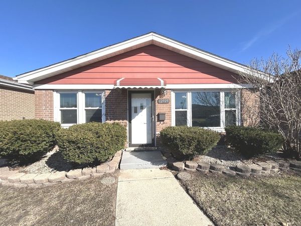 12725 S Saginaw Avenue , Chicago, IL 60633