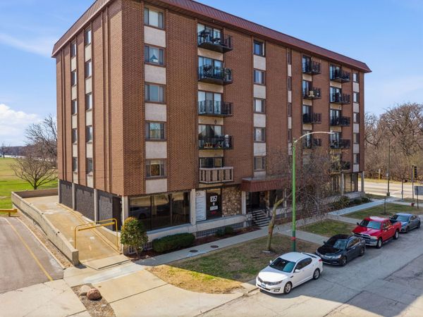 8359 W Addison Street, Unit 207, Chicago, IL 60634