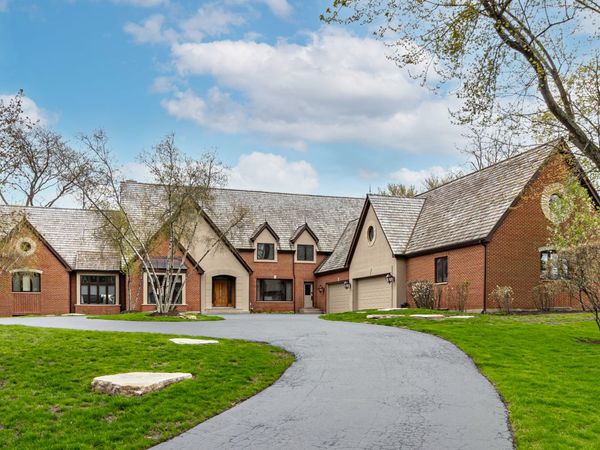 13 Kensington Drive, North Barrington, IL 60010