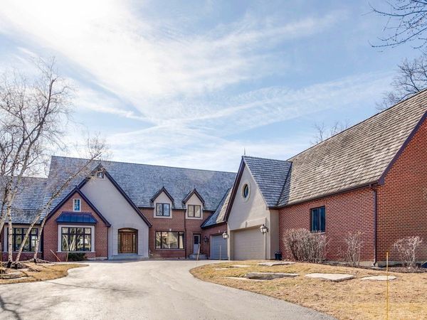 13 Kensington Drive , North Barrington, IL 60010