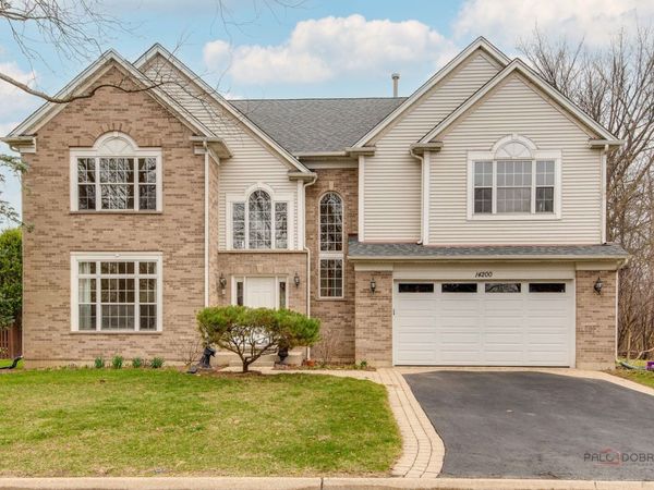14200 Oakwood Court , Libertyville, IL 60048