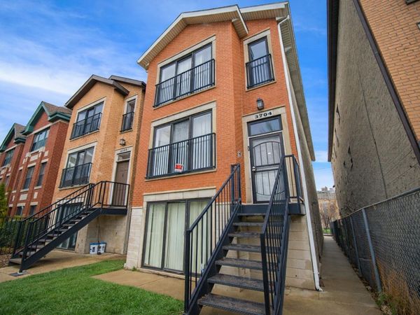 3704 W Lexington Street, Chicago, IL 60624