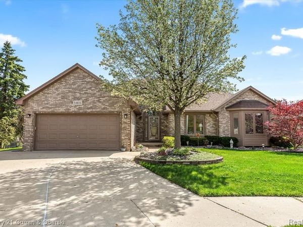 54806 Ashley Lauren Drive, Macomb Twp, MI 48042