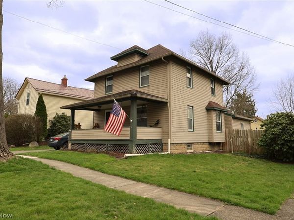330 E Central Avenue , Ravenna, OH 44266