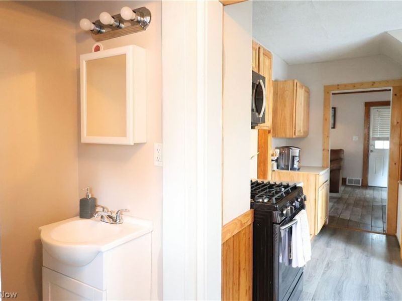 330 E Central Avenue , Ravenna, OH 44266 Photo 11