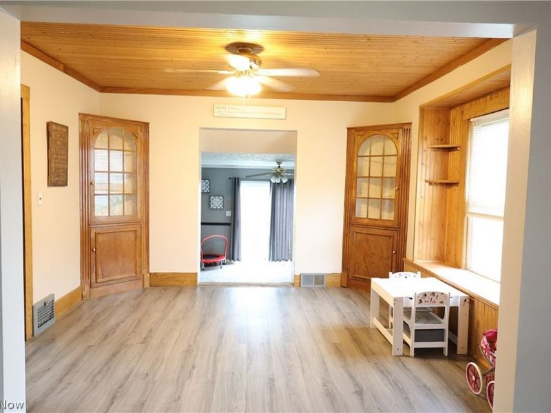 330 E Central Avenue , Ravenna, OH 44266 Photo 12