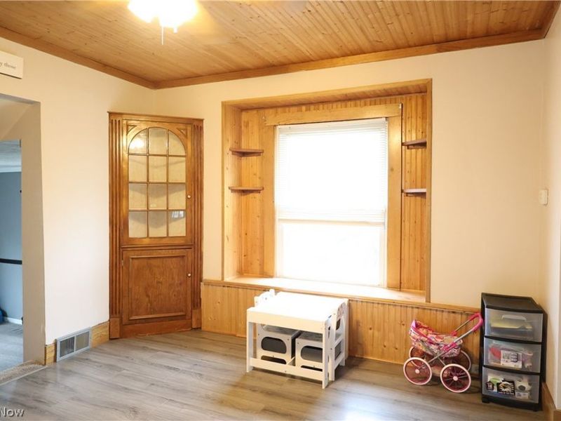 330 E Central Avenue , Ravenna, OH 44266 Photo 13