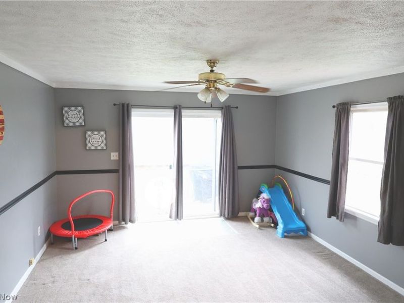 330 E Central Avenue , Ravenna, OH 44266 Photo 17