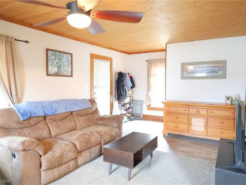 330 E Central Avenue , Ravenna, OH 44266 Photo 5