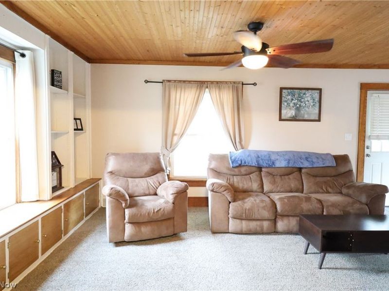 330 E Central Avenue , Ravenna, OH 44266 Photo 6