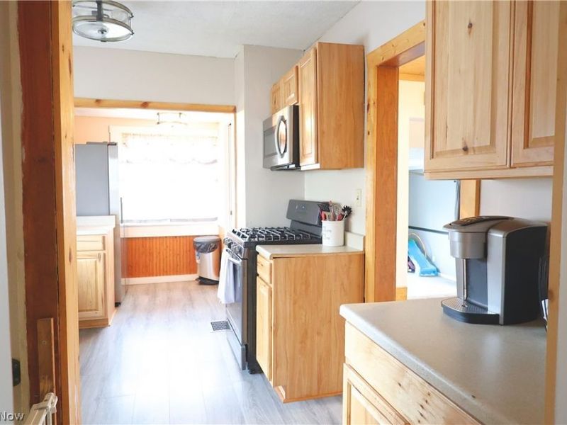 330 E Central Avenue , Ravenna, OH 44266 Photo 9