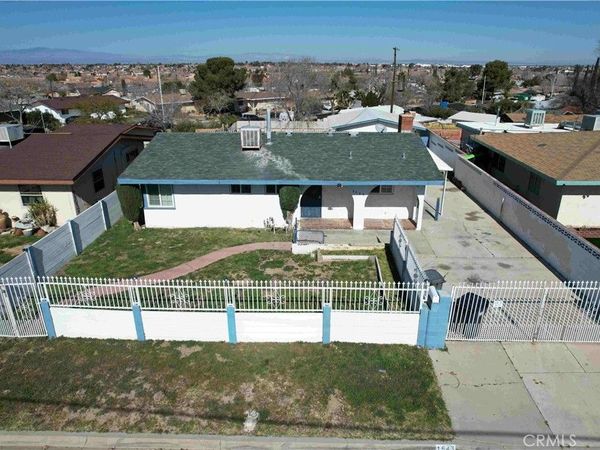 1543 Elizabeth Lake, Palmdale, CA 93551