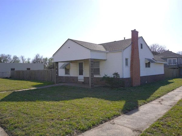 300 S Pine, Ponca City, OK 74601