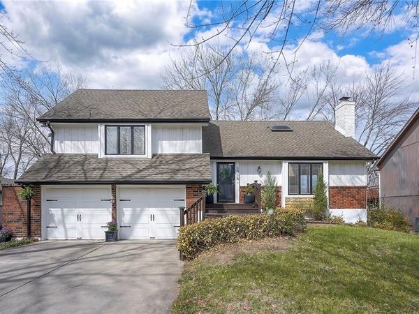 3916 SW HIDDEN COVE Drive, Lee's Summit, MO 64082