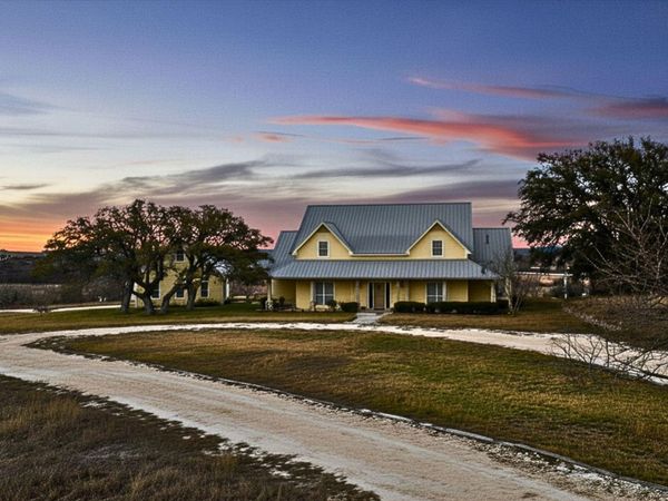 1274 County Road 2806, Lampasas, TX 76550