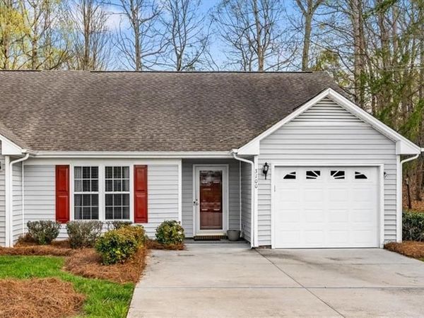 3100 Woodpoint Street , Jamestown, NC 27282