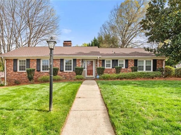 2870 Deerwood Drive , Winston-Salem, NC 27103