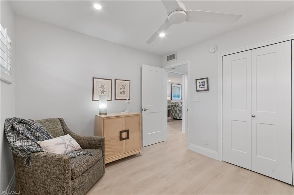 664 Broad Ave S, Unit J664, Naples, FL 34102 Photo