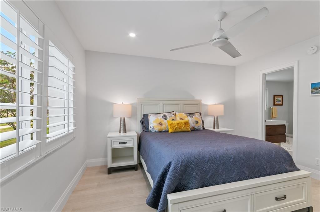 664 Broad Ave S, Unit J664, Naples, FL 34102 Photo