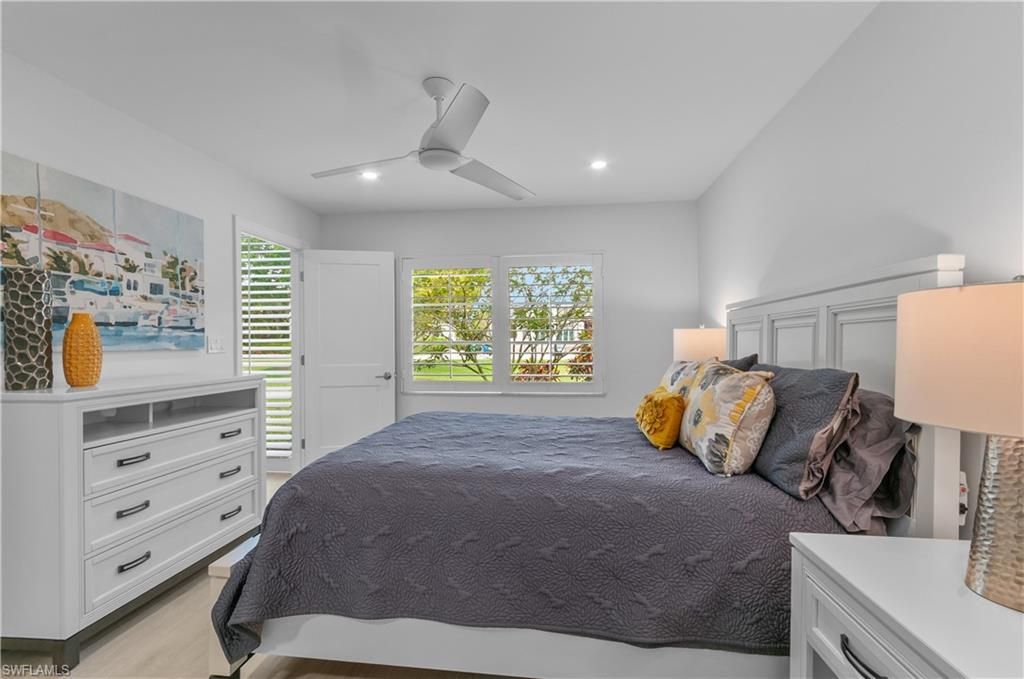 664 Broad Ave S, Unit J664, Naples, FL 34102 Photo